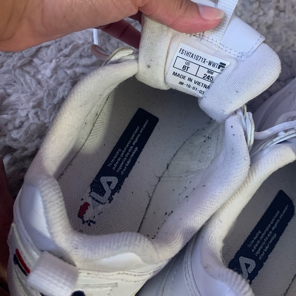White women’s FILA shoes (USED) size 7 - Picture 3 of 7